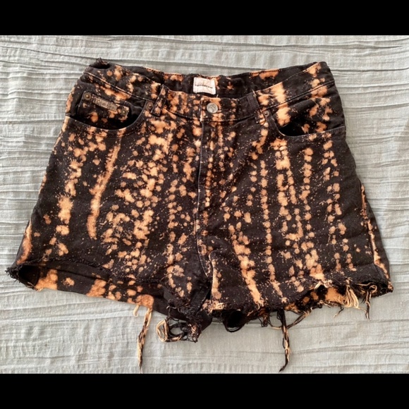Calvin Klein Distressed Acid Wash Denim Short - Picture 1 of 3